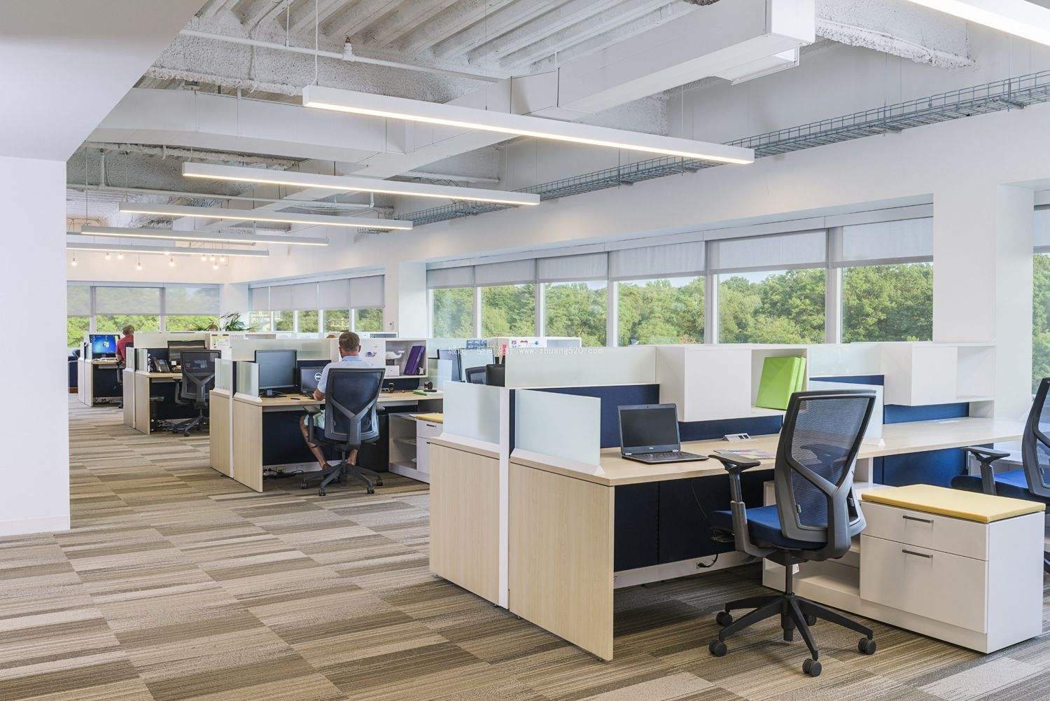 翼蔚电桩，小区智能充电站，电瓶车智能充电站，电动车智能充电桩